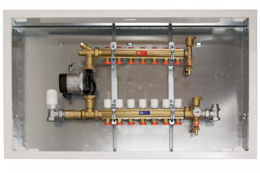R557SA-G - Směšovací rozdělovač pro podlahové vytápění s vysokoteplotními zdroji, termostatická regulace, s R401TG a R14TG, bez adaptérů, s čerpadlem Grundfos Alpha2 25-60 a skříní do zdi.